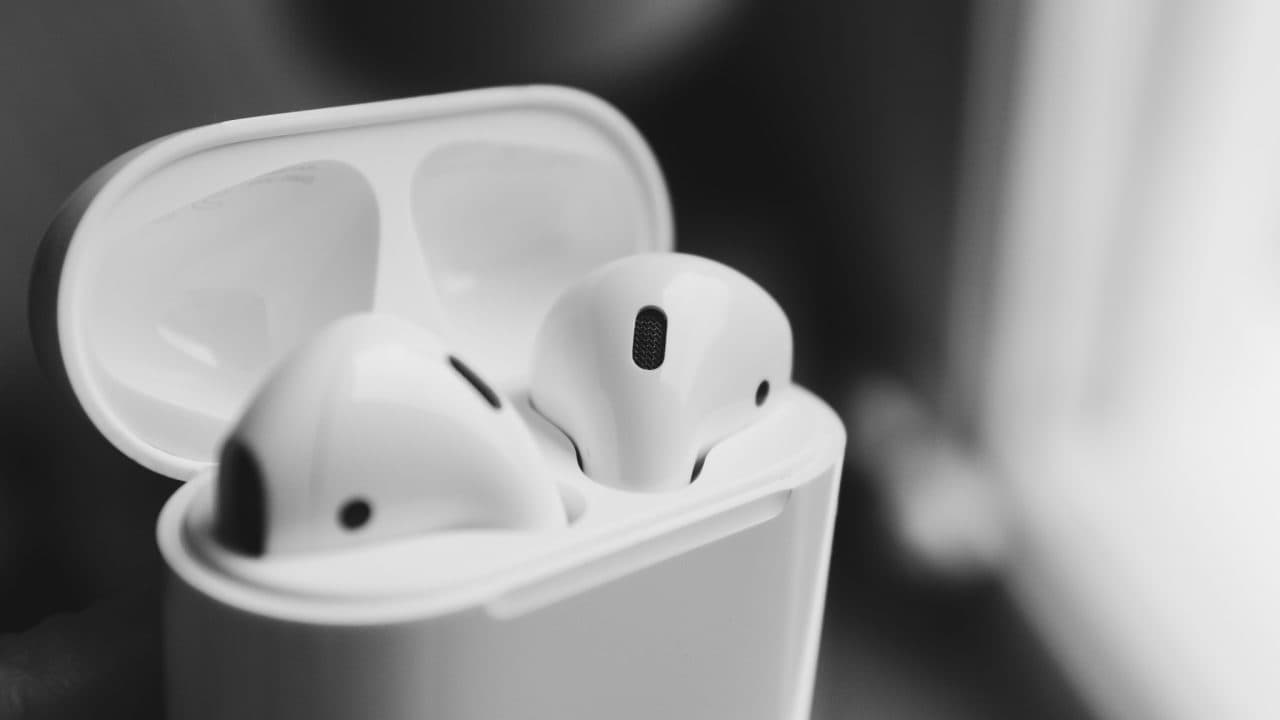 Víc než jen poslech hudby. Apple AirPods se naučí monitorovat vaše zdraví