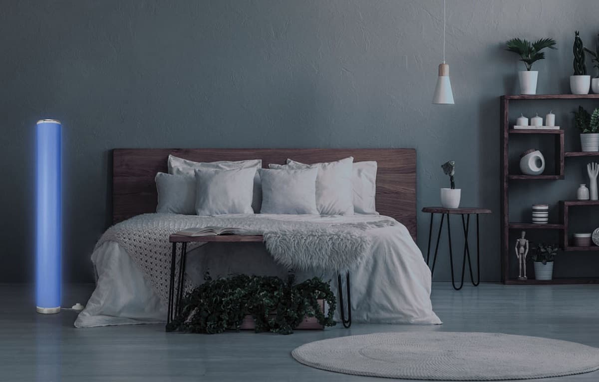 Stojací LED lampa s dálkovým ovládáním
