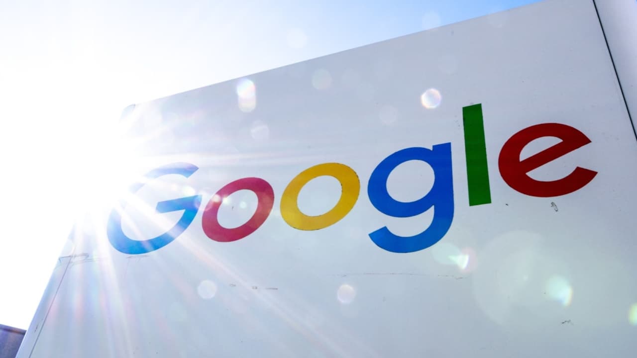 Google se prohne. Nedávný spor ho vyjde na bezmála 16 miliard korun