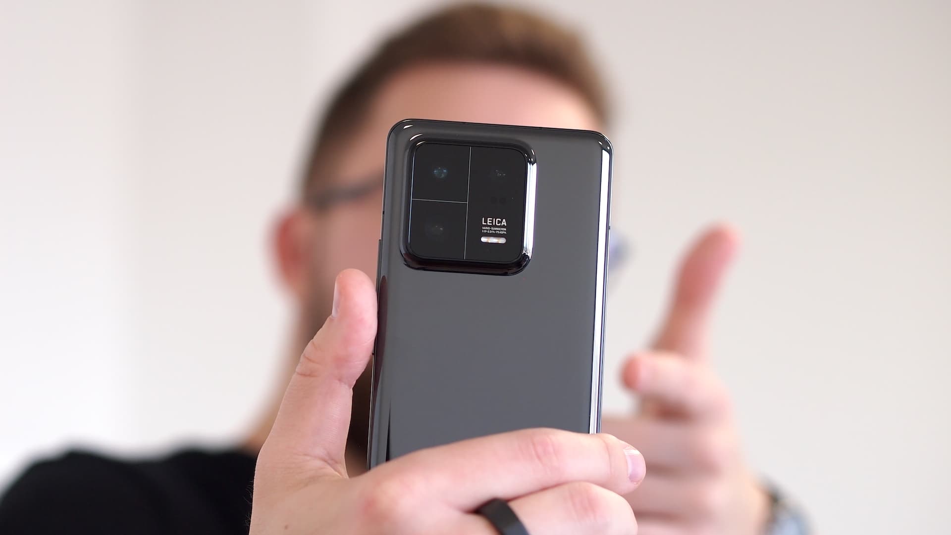 Nákupní rádce: Máte si koupit Xiaomi 13 Pro, nebo postačí levnější Xiaomi 13?