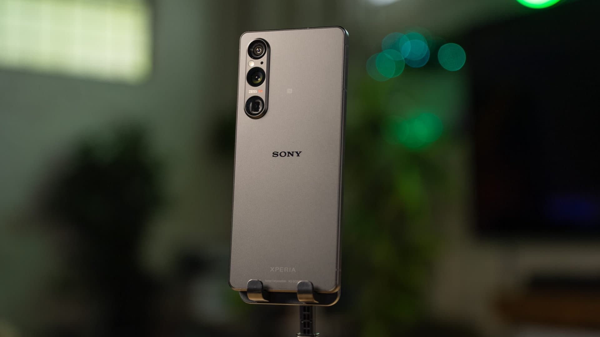 Xperie jsou sice výborné telefony, ale moc se neprodávají. Uzavře Sony svůj mobilní krám?