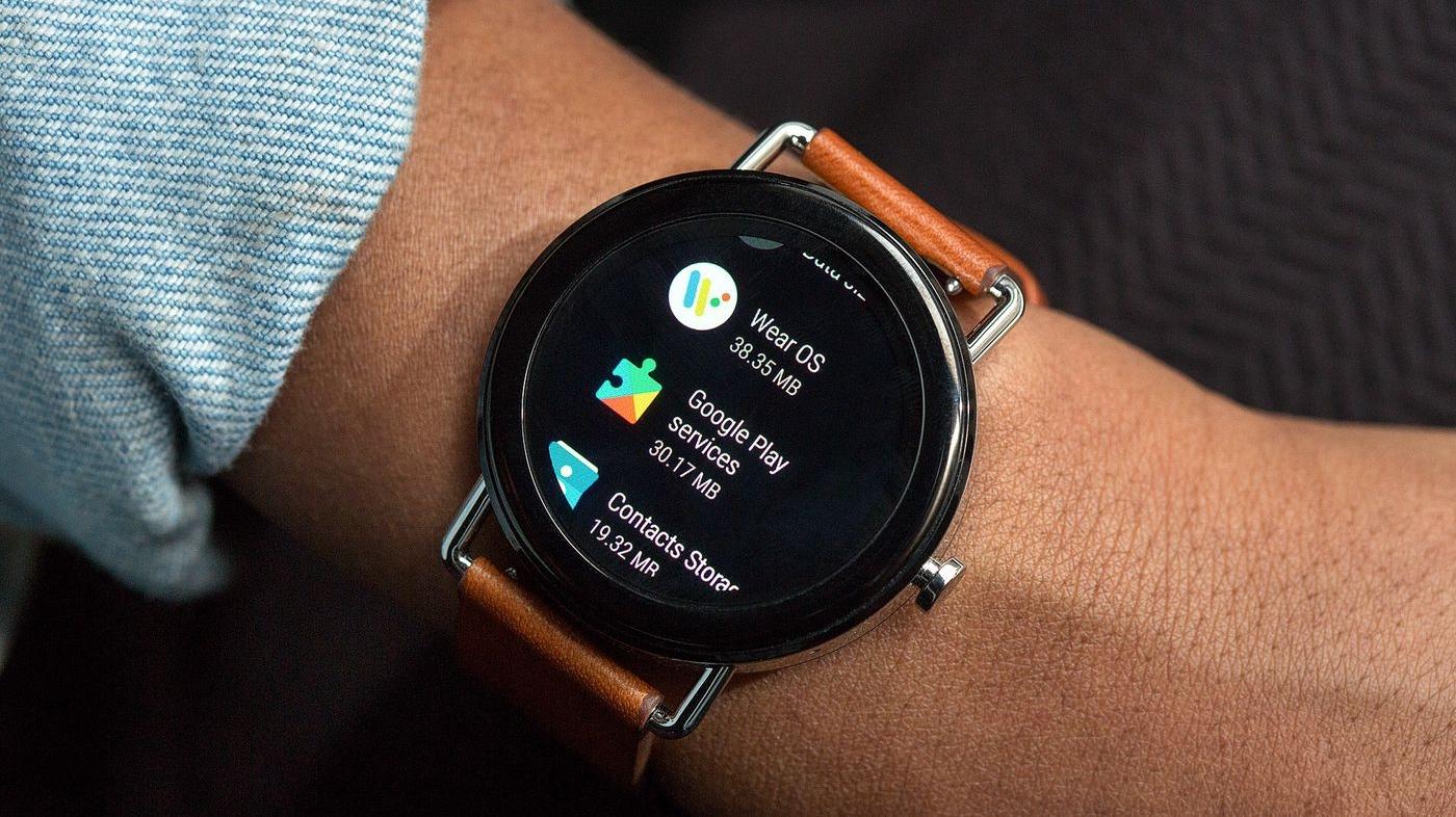 Google představil systém Wear OS 4. Hodinkám zlepší výdrž a nabídne mraky funkcí