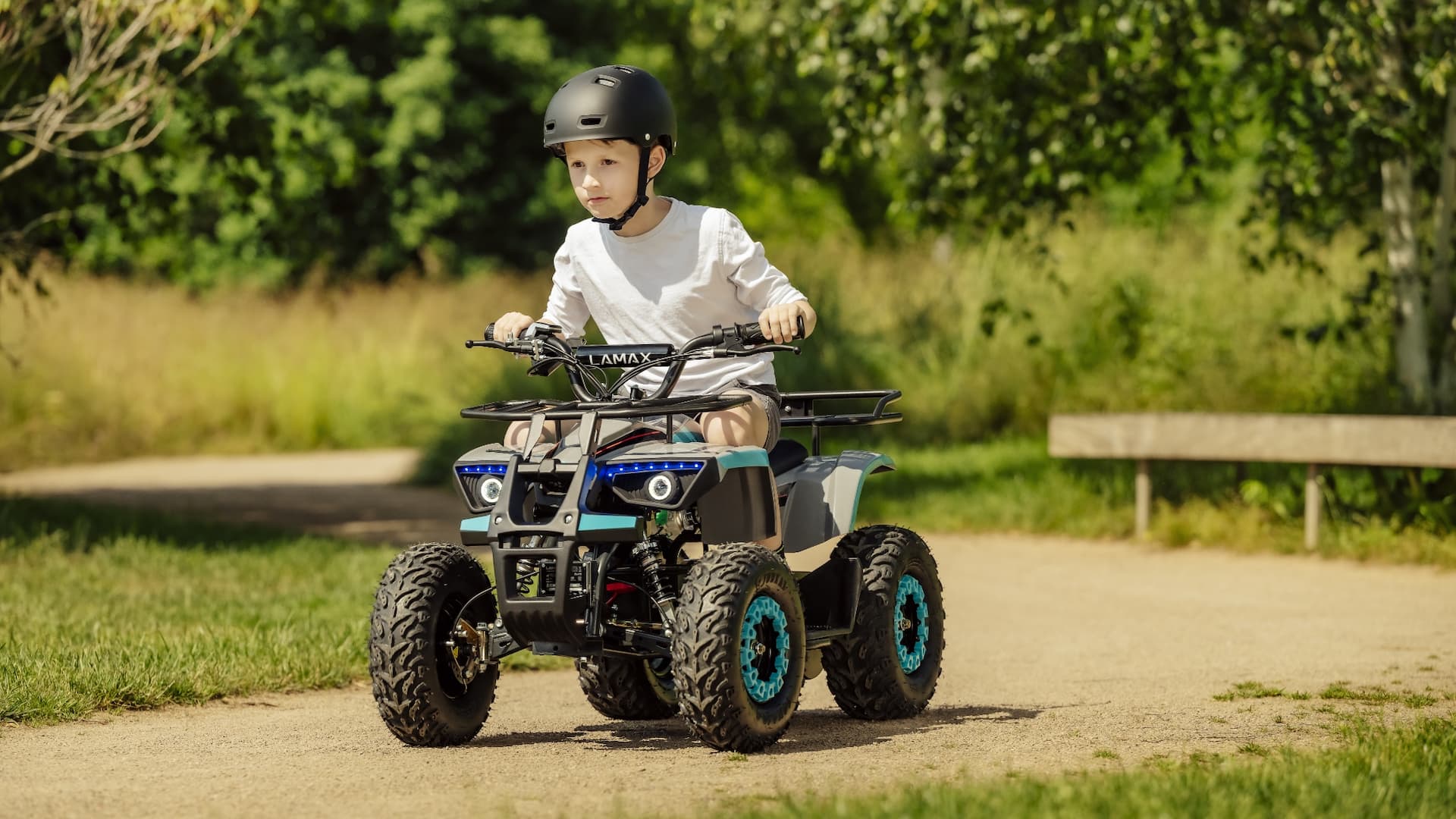 Dojezd 70 km, rychlost 60 km/h. LAMAX uvádí nadupané elektrické koloběžky, čtyřkolky a motorky