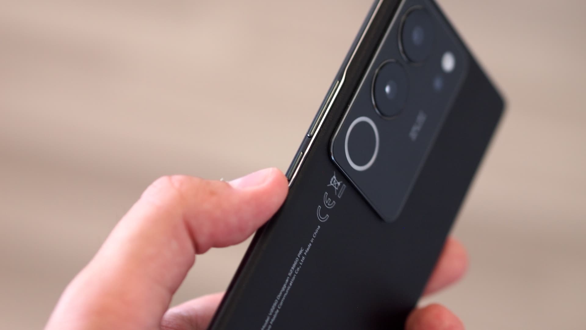 Telefon je extrémně tenký | foto: vlastní