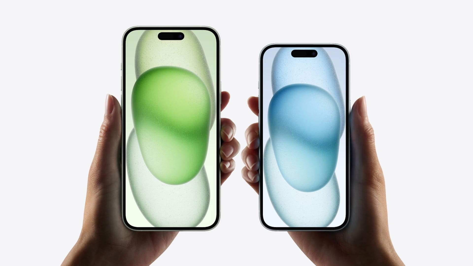 Nové modely iPhone 15 a iPhone 15 Plus v ruce