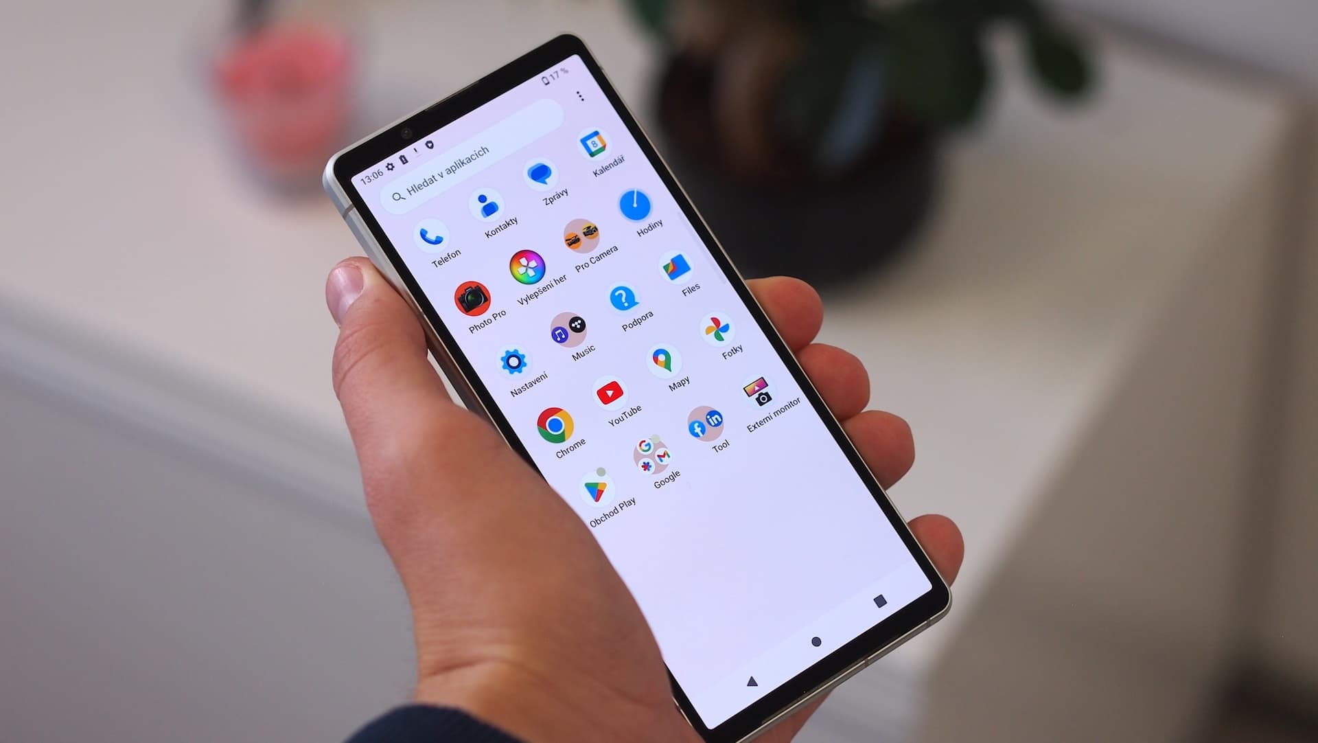 Sony Xperia 5 V v ruce