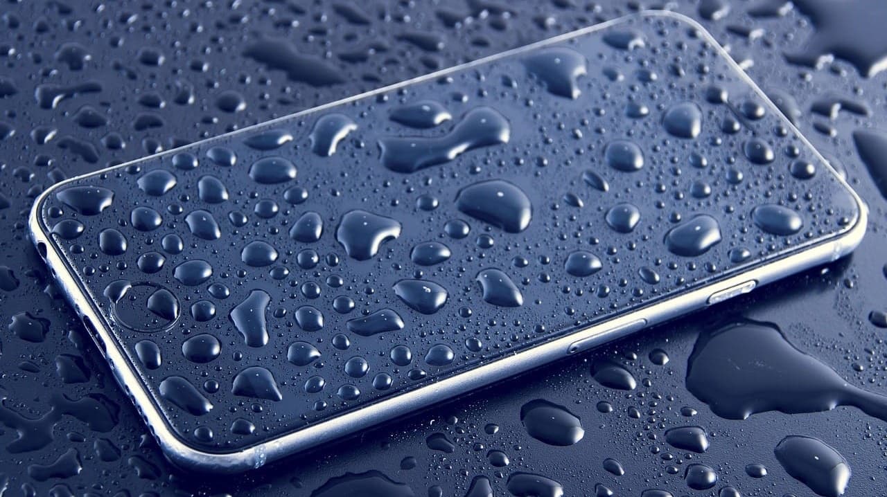 Voděodolnost IP68. Co znamená a kolik toho smartphone s touto certifikací vydrží?