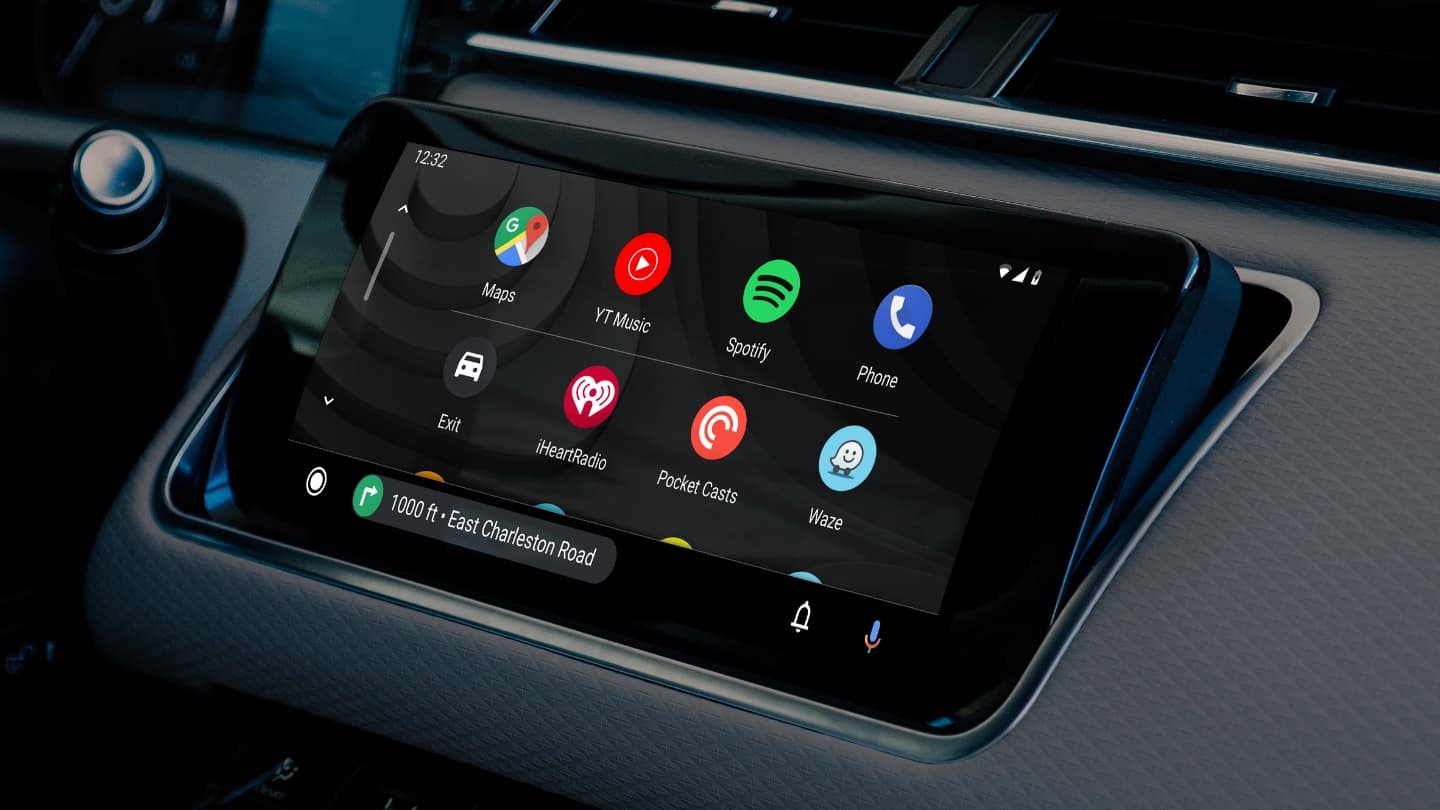 Více možností a lepší mapy. Důvody, proč Android Auto válcuje Apple CarPlay