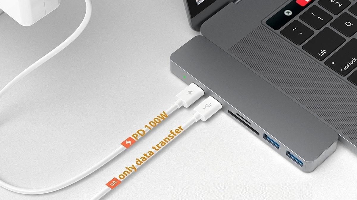 USB-C hub jako od Applu. Má ty nejdůležitější porty a stojí 399 korun