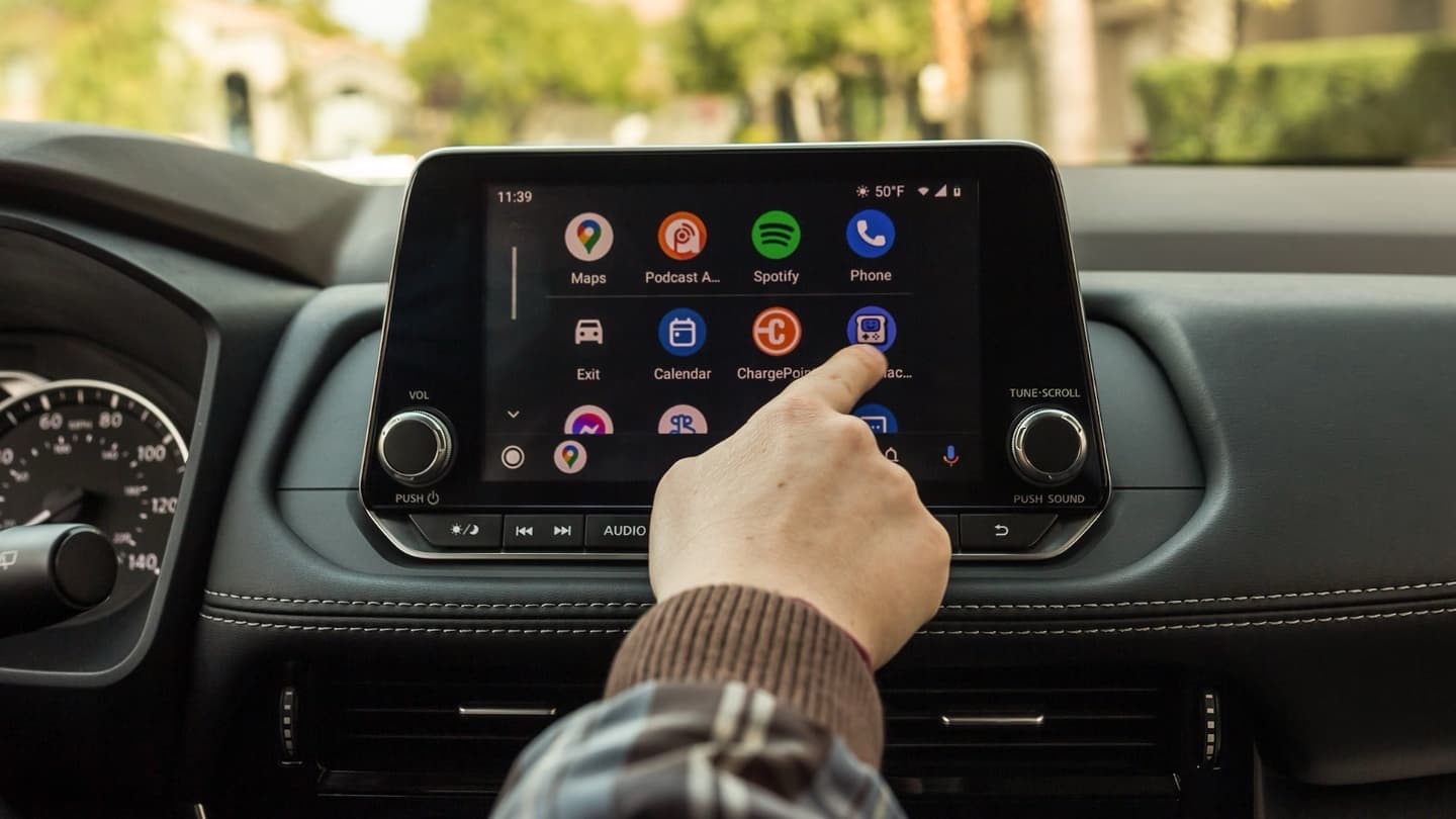 CarPlay je v autě nutnost. Vyžaduje ho většina řidičů a jsou ochotni si za něj připlatit