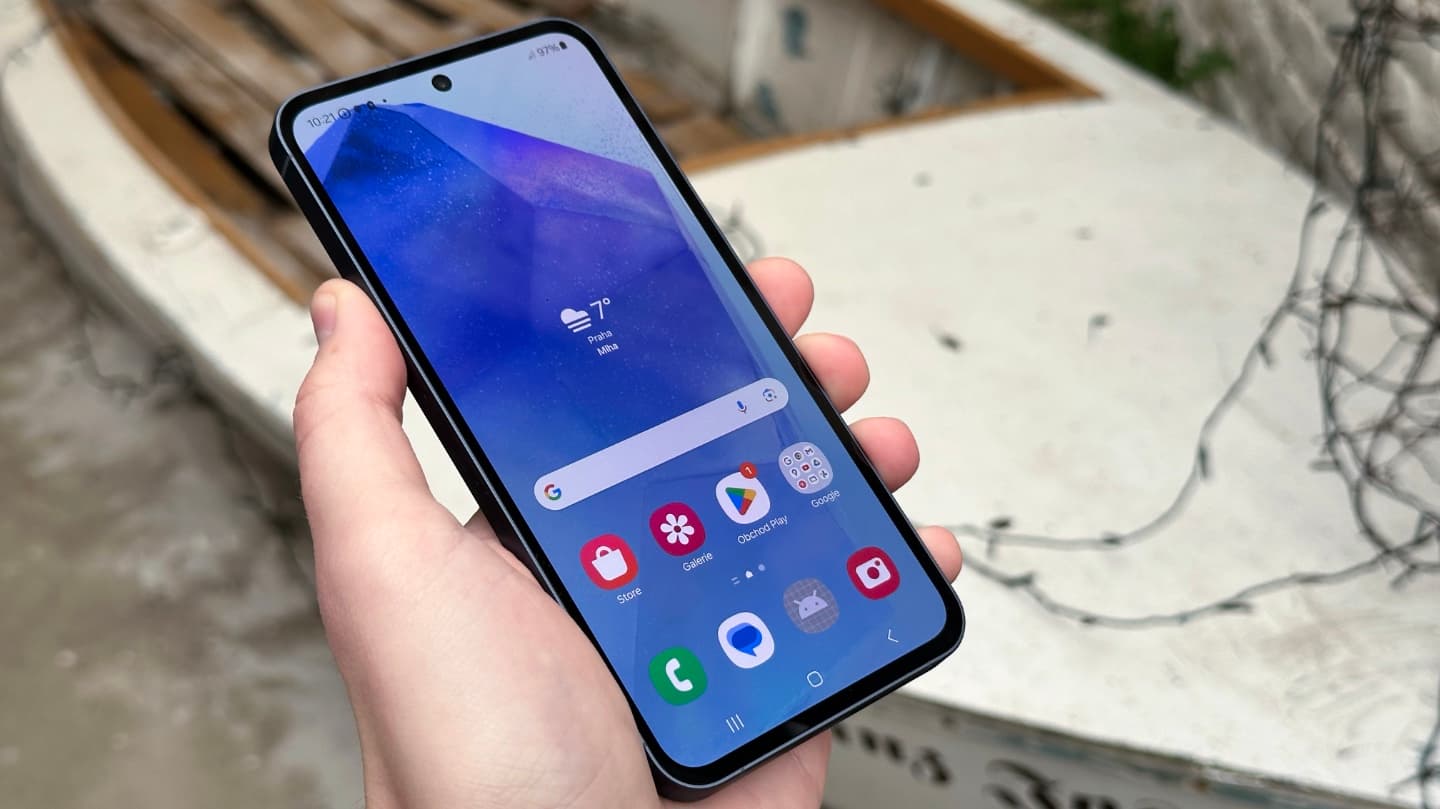 Samsung Galaxy A55 | foto: Roman Macháč