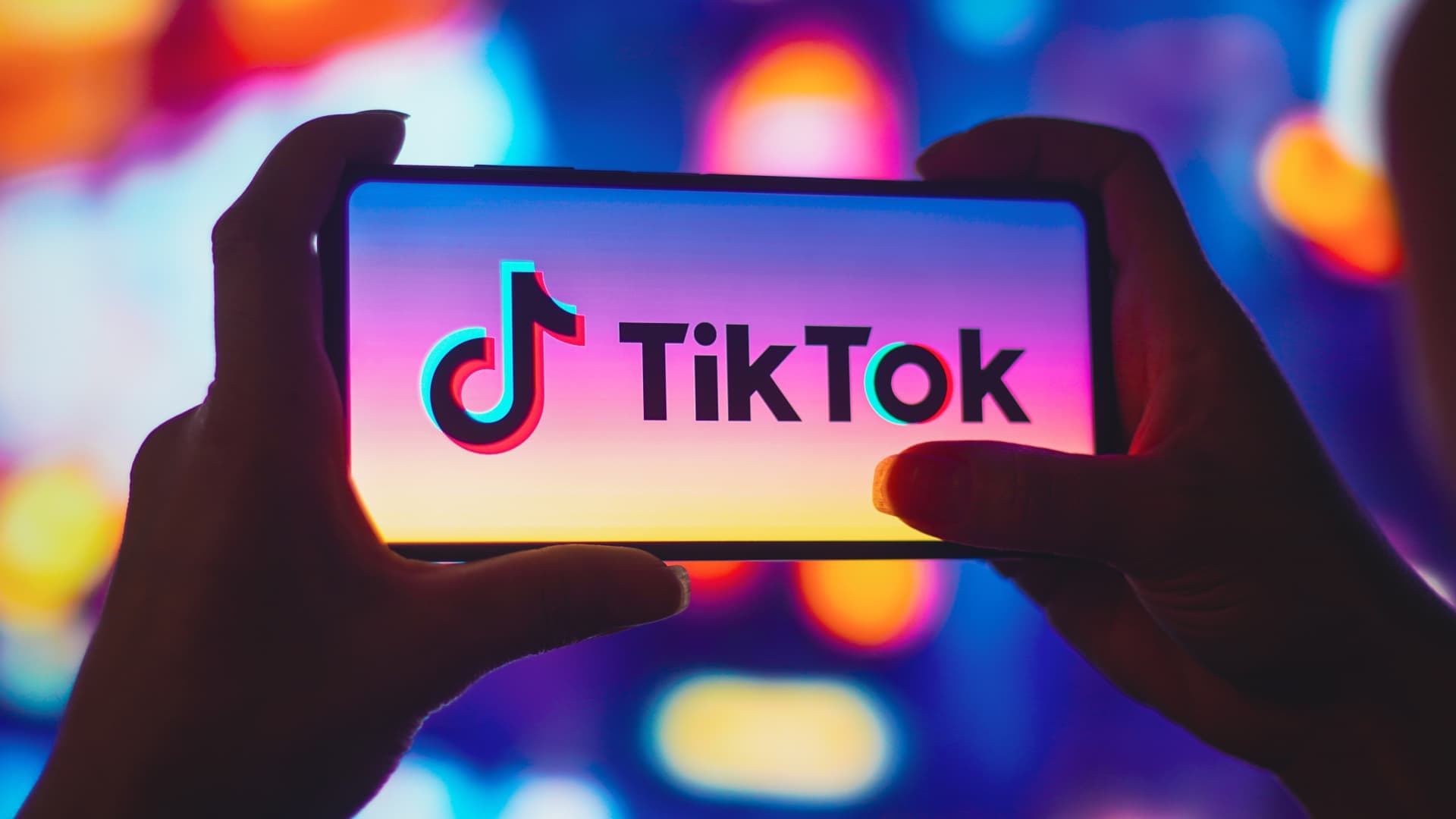 TikTok chce být jako YouTube. Na platformu nahrajete až hodinová videa