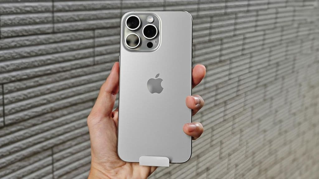 iPhone 15 i Galaxy S24 za nejnižší ceny vůbec. Výprodej extrémně drtí ceny