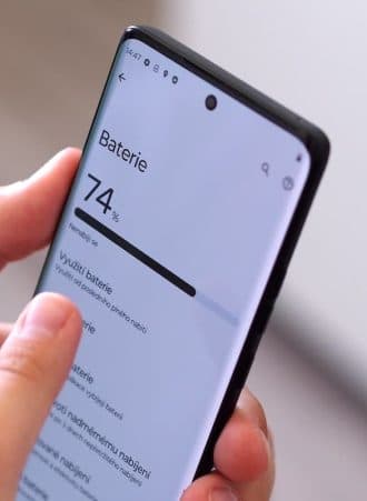 Tady je desítka mobilů s nejlepší výdrží baterie. Převažuje jediná značka