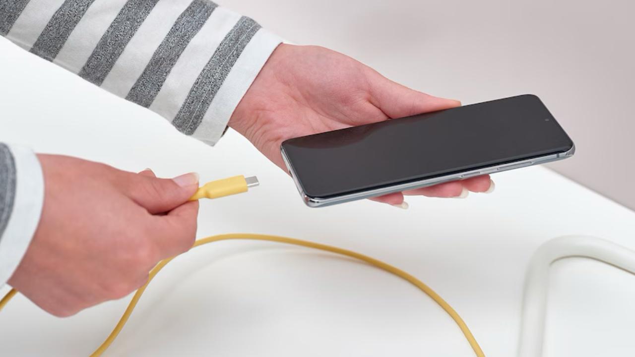 Zřejmě nejlevnější USB-C kabel na trhu. Prodává ho IKEA a stojí 49 Kč