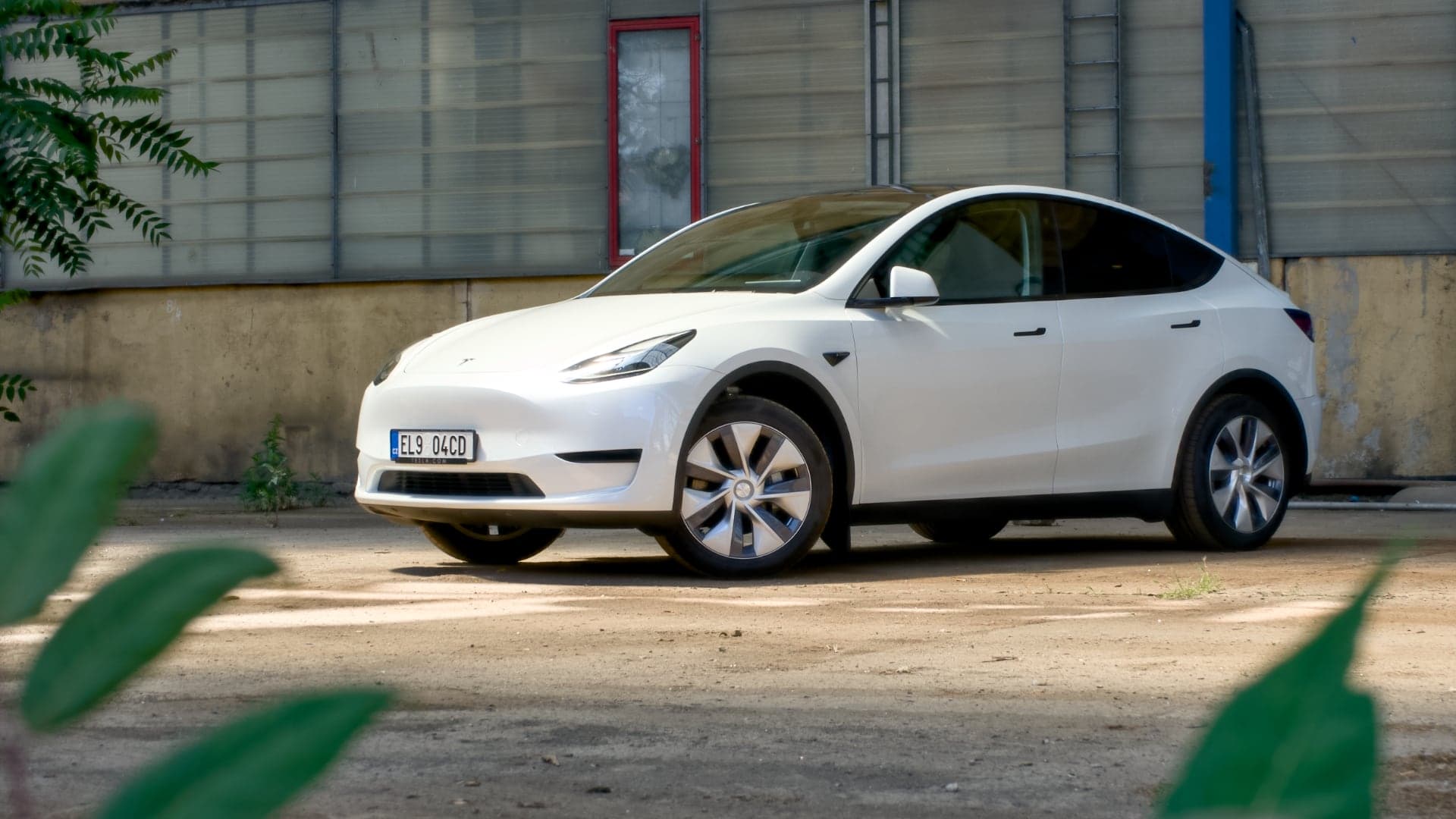 Tesla Model Y 2024