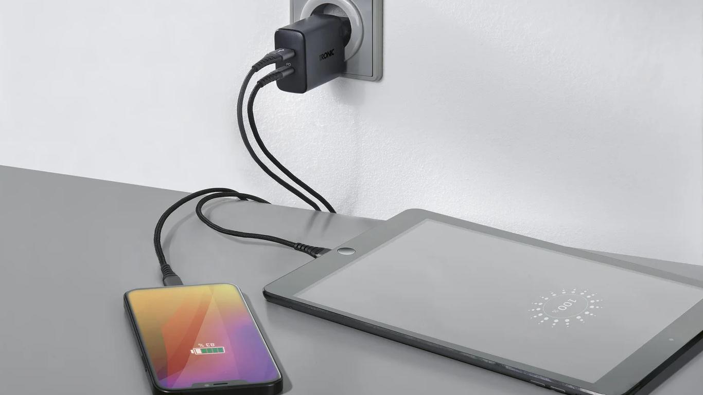 Duální nabíječka z Lidlu nabízí USB-C a USB-A