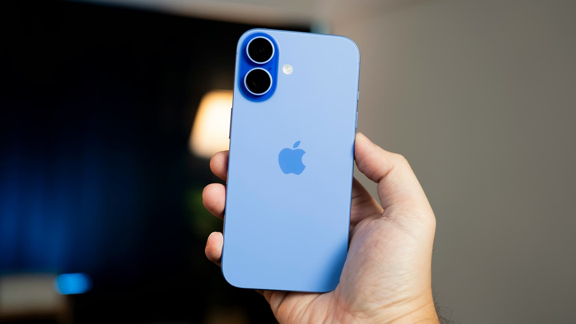 iPhone 16