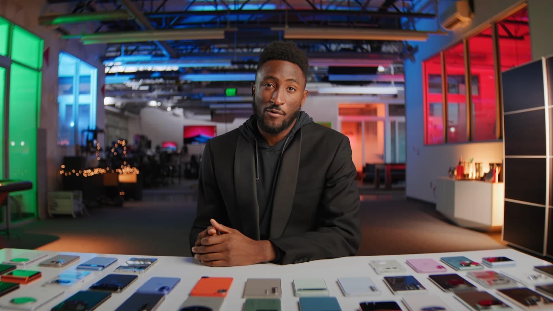 MKBHD vybral nejlepší telefony roku v deseti kategoriích