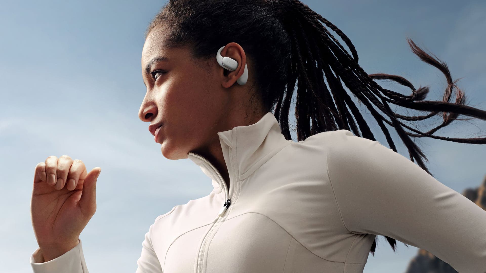 Sluchátka Huawei FreeArc při běhání | foto: Huawei