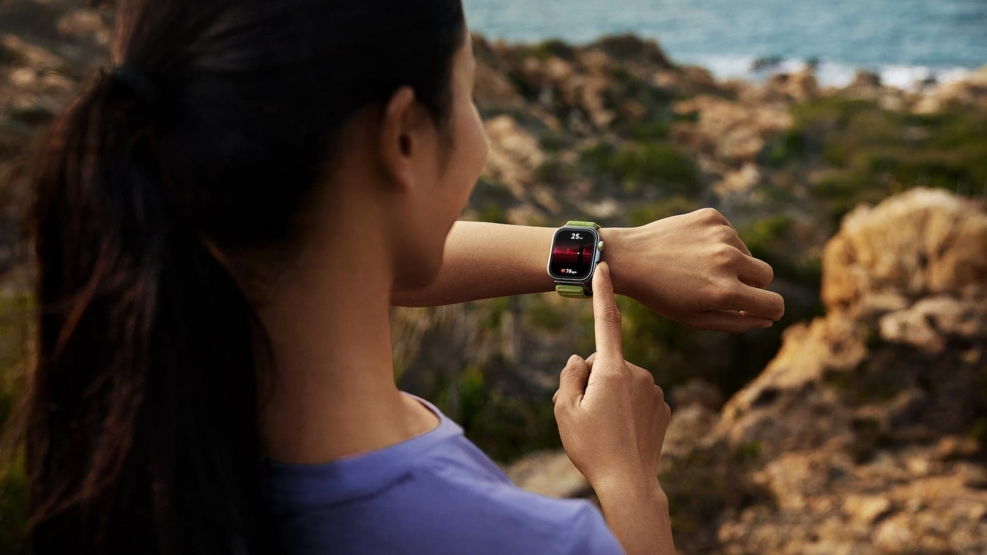 Huawei Watch Fit 4 Pro na ruce | foto: Huawei