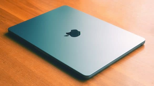 Apple má problém s MacBookem Air. Kdo ho chce, neměl by odkládat nákup