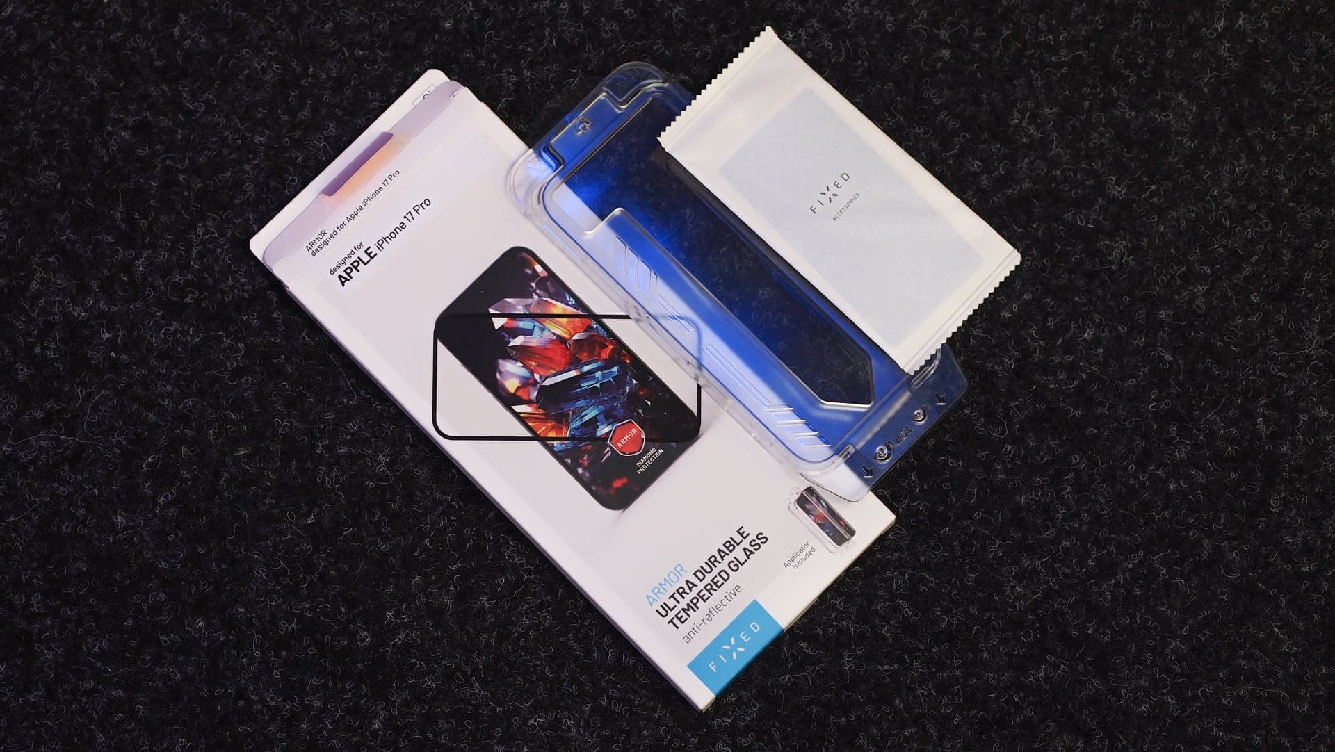 Tvrzené sklo na displej iPhone 17 Pro | Zdroj: Luboš Srb