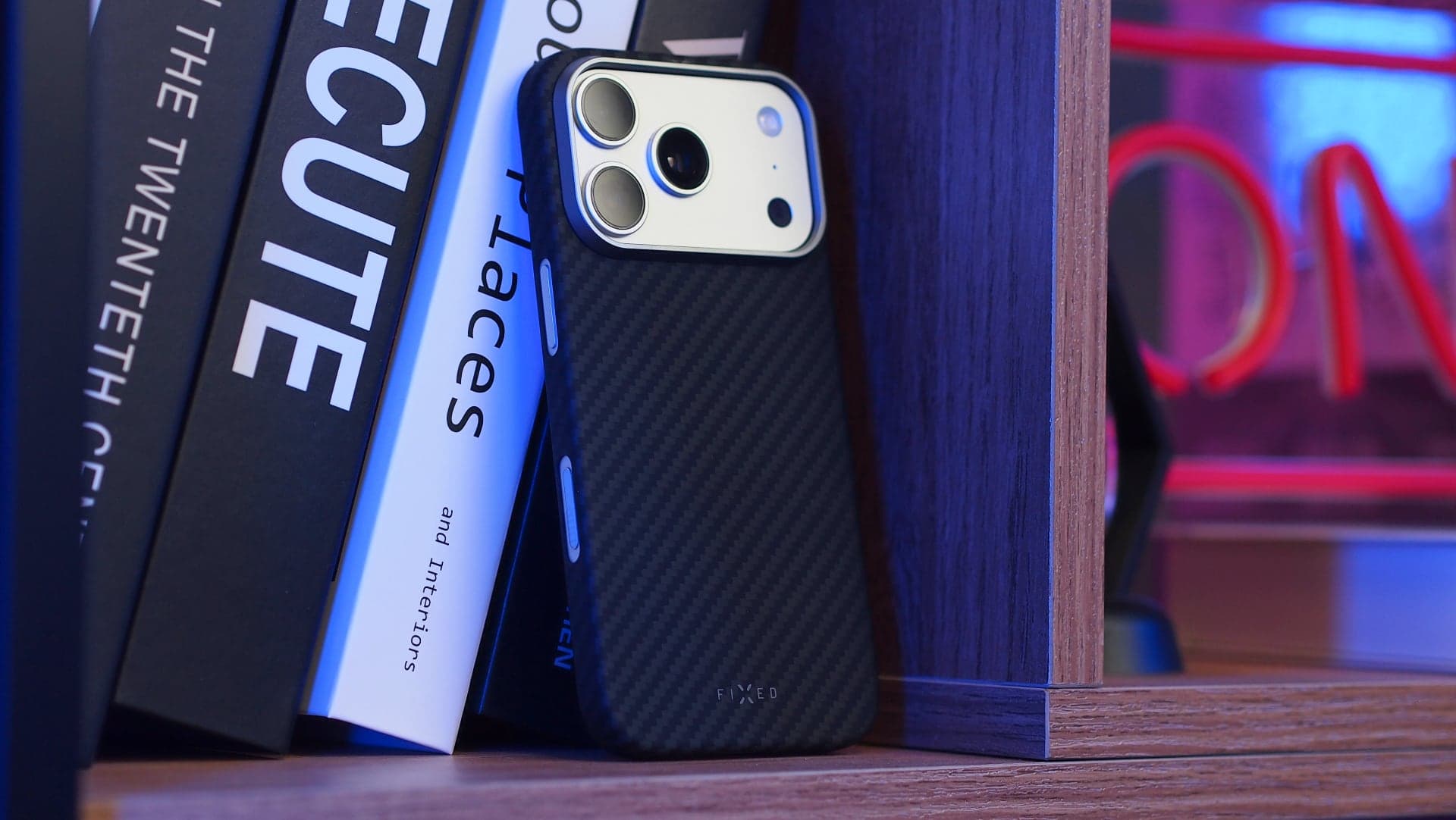 Pouzdro z aramidových vláken na iPhone 17 Pro | Zdroj: Luboš Srb