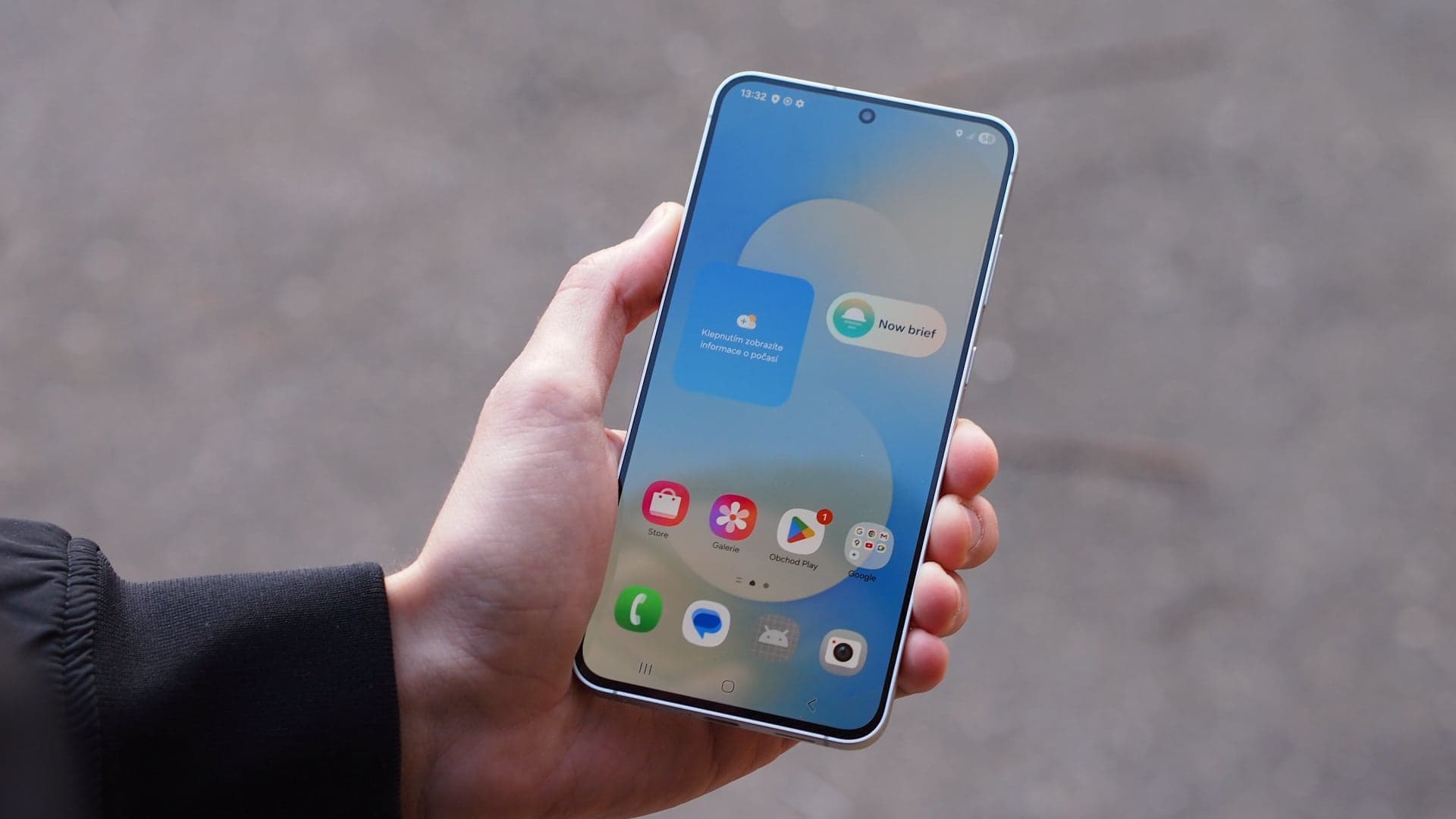 Samsung Galaxy S25 FE | Zdroj: Luboš Srb