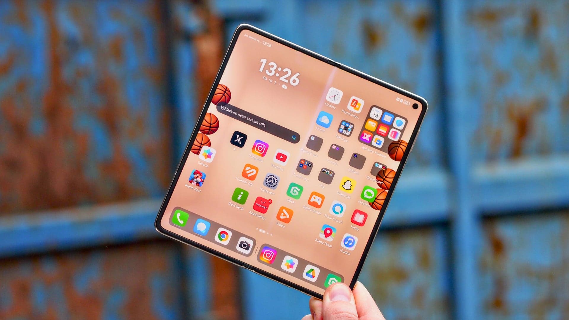 Huawei Mate X7, displej po rozložení | Zdroj: Luboš Srb