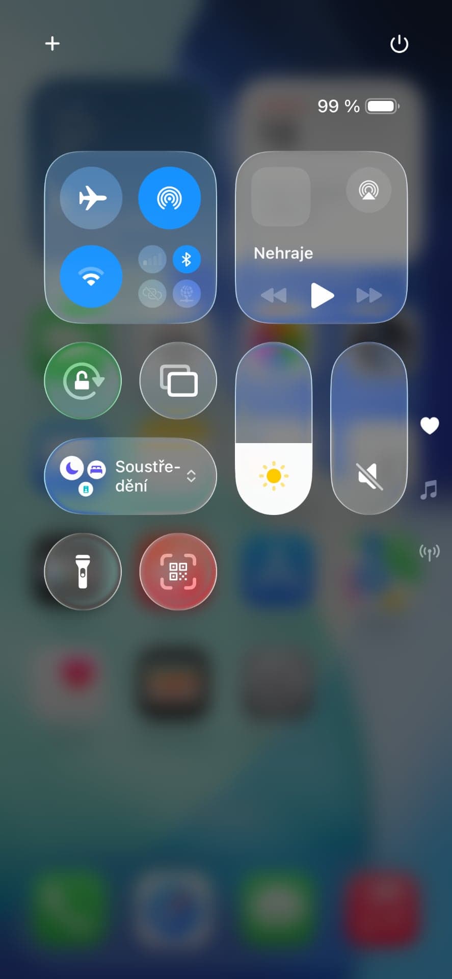 iPhone 13, ovládací centrum | Zdroj: Luboš Srb