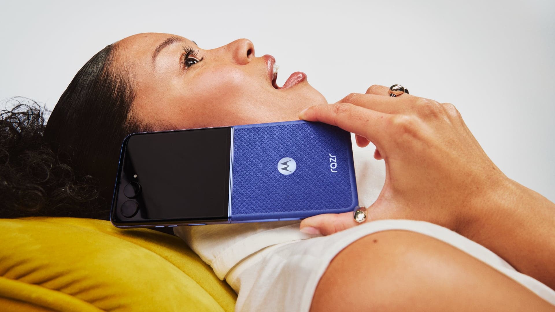 Telefonování s mobilem Motorola Razr 70 Ultra | Zdroj: Motorola