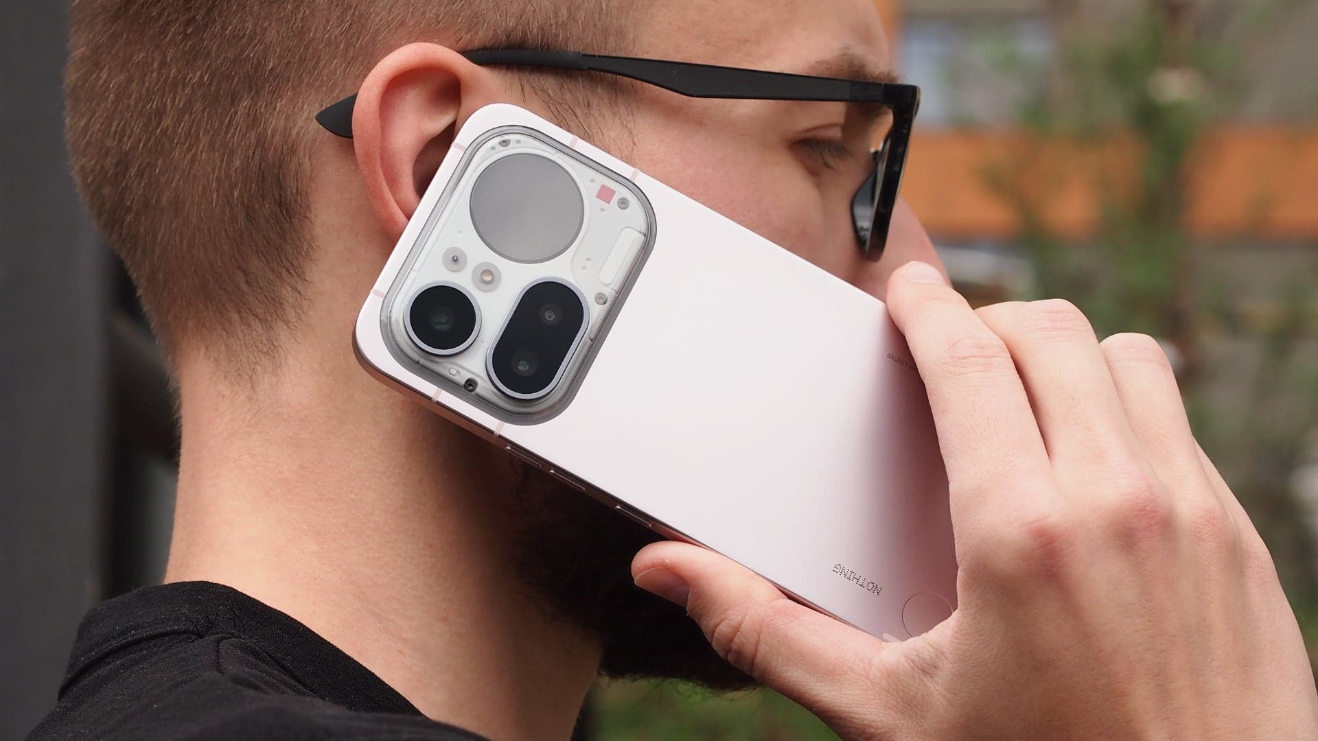 Telefonování s mobilem Nothing Phone (4a) Pro | Zdroj: Luboš Srb