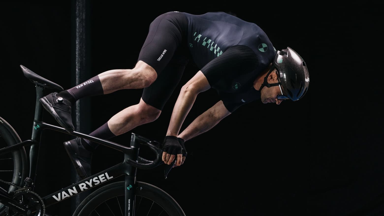 Cyklistický oblek s integrovaným airbagem | Zdroj: Van Rysel