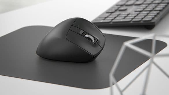 Alza má novou, vlastní myš: Je bezdrátová, ergonomická a stojí jen 899 Kč