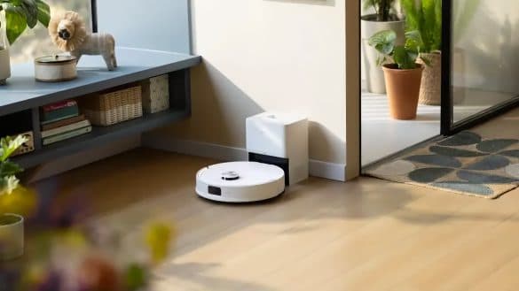 Alza zlevnila všemi vychvalovaný robotický vysavač na 5 249 Kč. Jiný si nekupujte