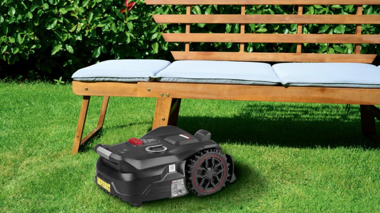 Robotická sekačka Parkside PPAMR 1250 A1 Smart & Free | Zdroj: Lidl
