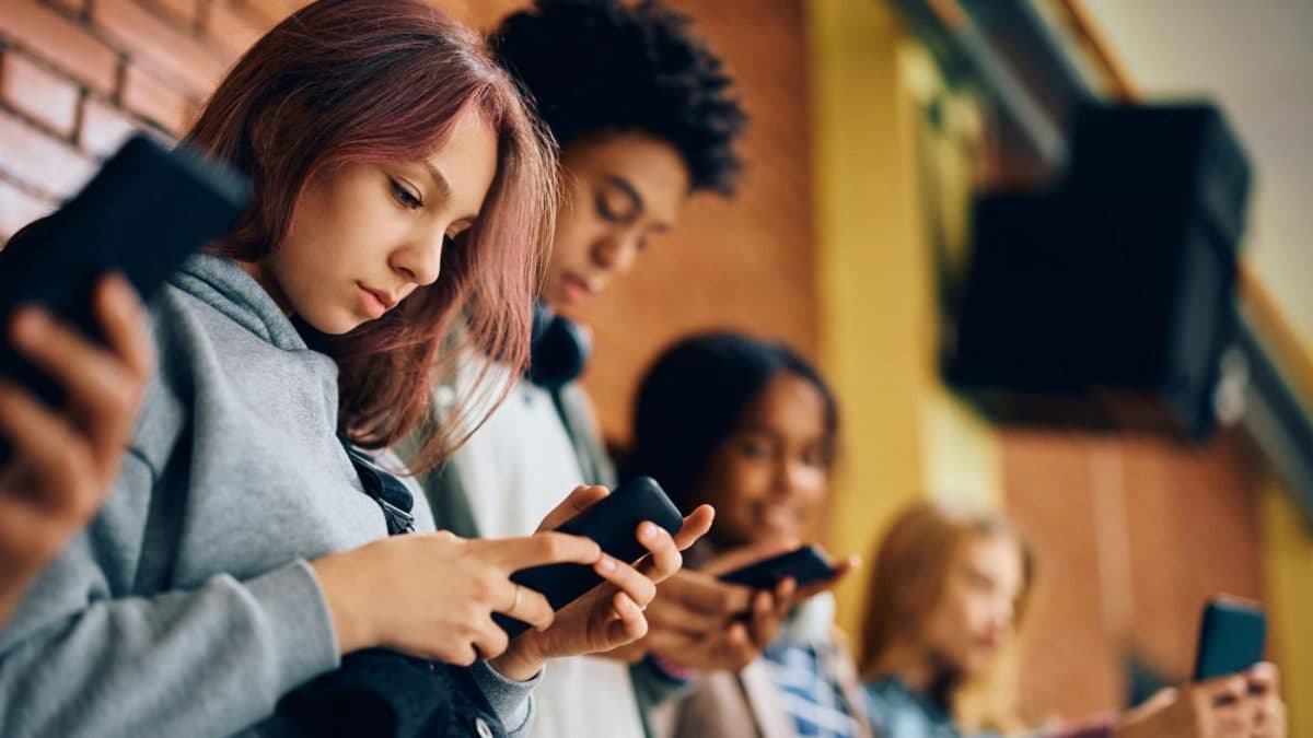 Smartphony ve školách | Zdroj: BBC