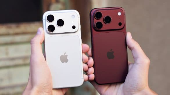 iPhone 18 Pro praská a cvaká. Některým lidem nepomohla ani výměna za nový kus