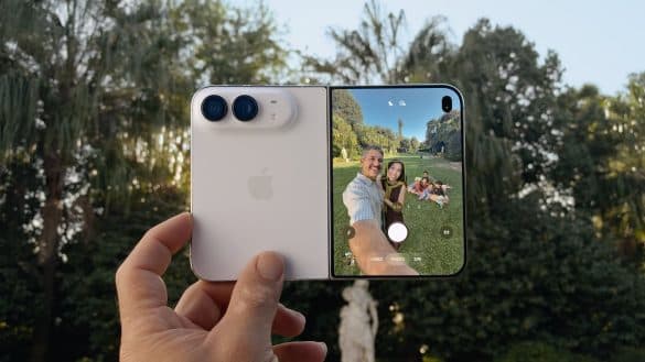 iPhone Duo se na českém e-shopu Apple vyprodal, další kusy budou až v roce 2027