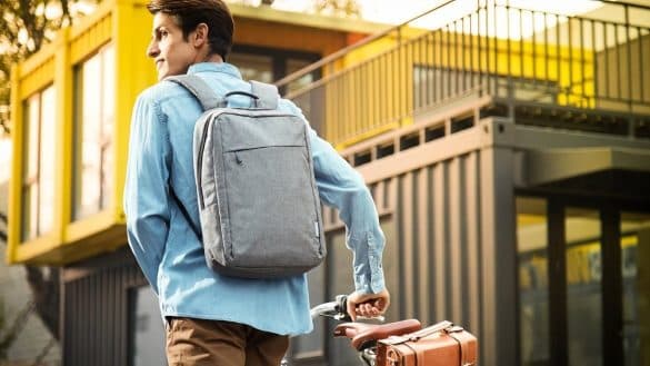 Lehký batoh na notebook, který zákazníci chválí. Alza ho teď nabízí jen za 239 Kč