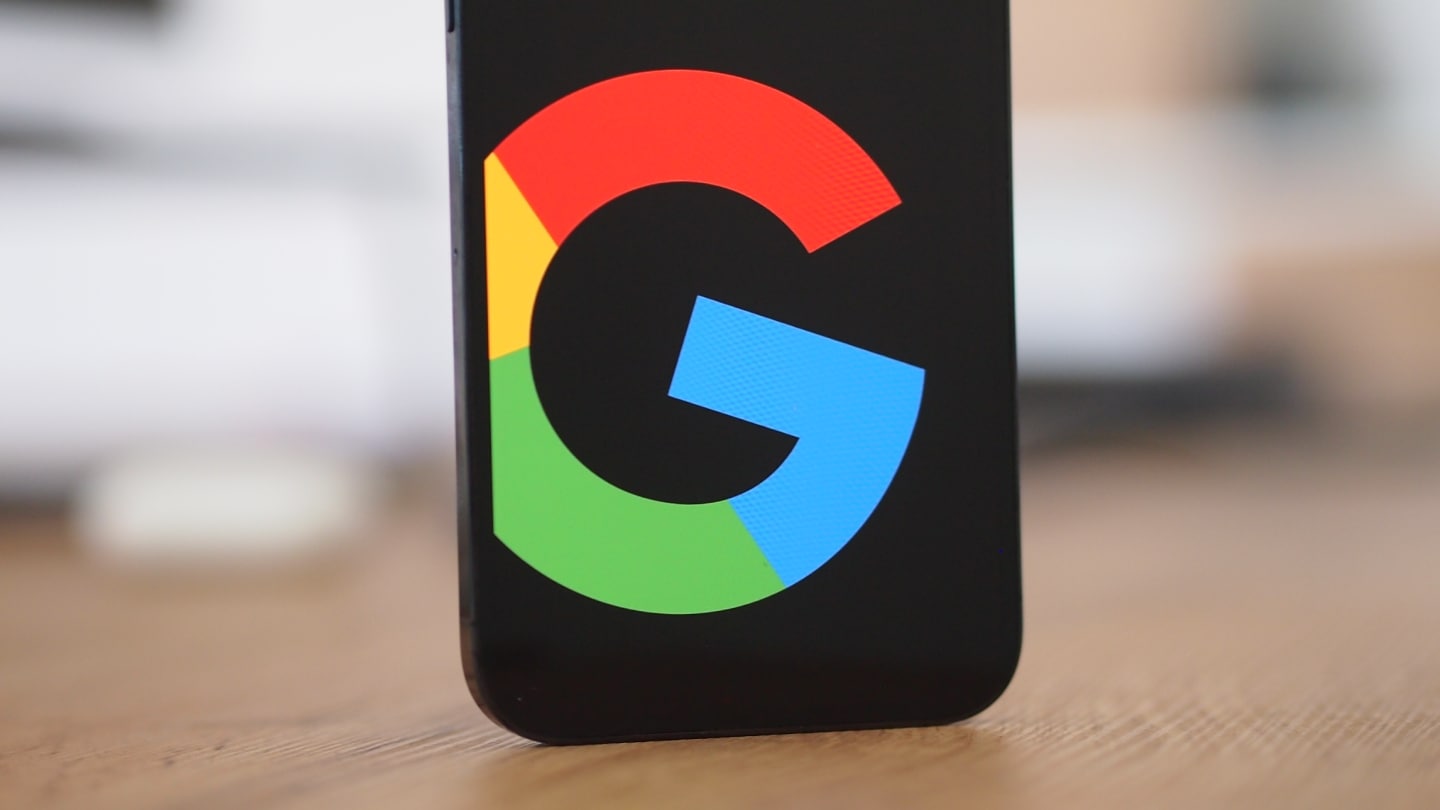 Logo Google na telefonu | foto: Roman Macháč