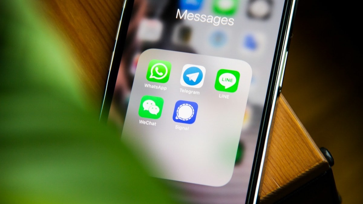 WhatsApp na telefonu | foto: Unsplash