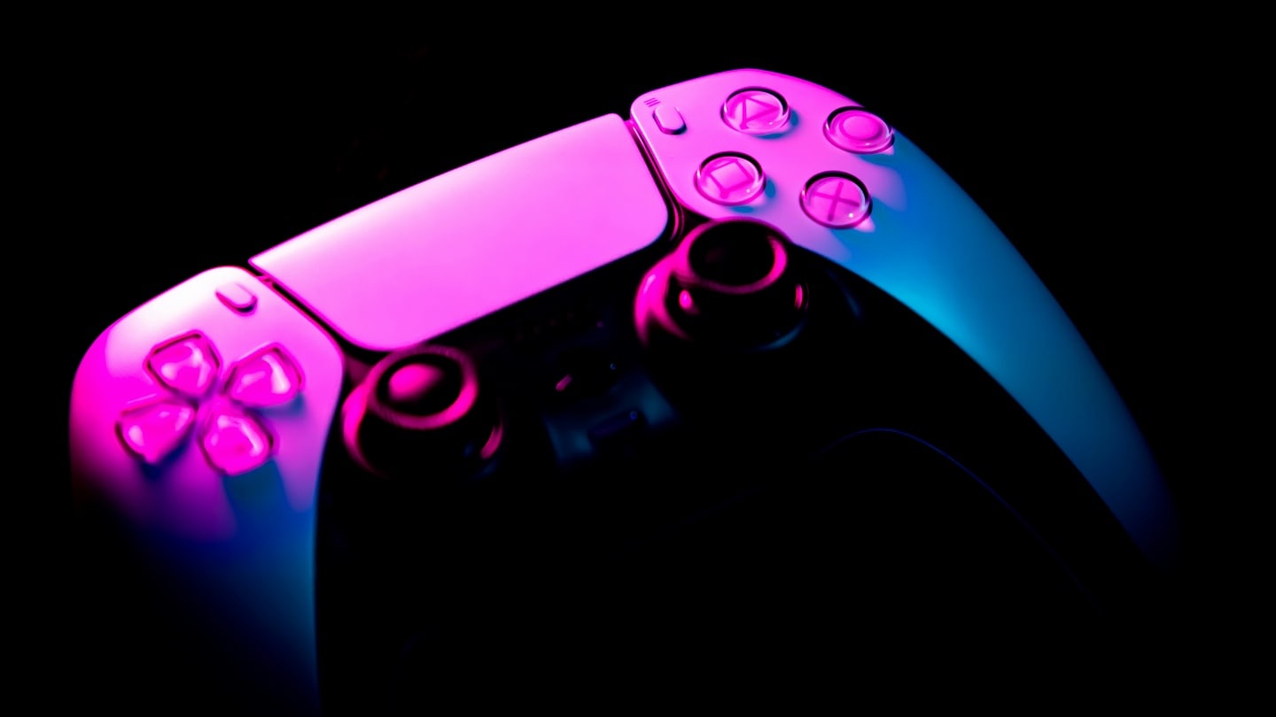 Ovladač pro PlayStation 5 | foto: Unsplash