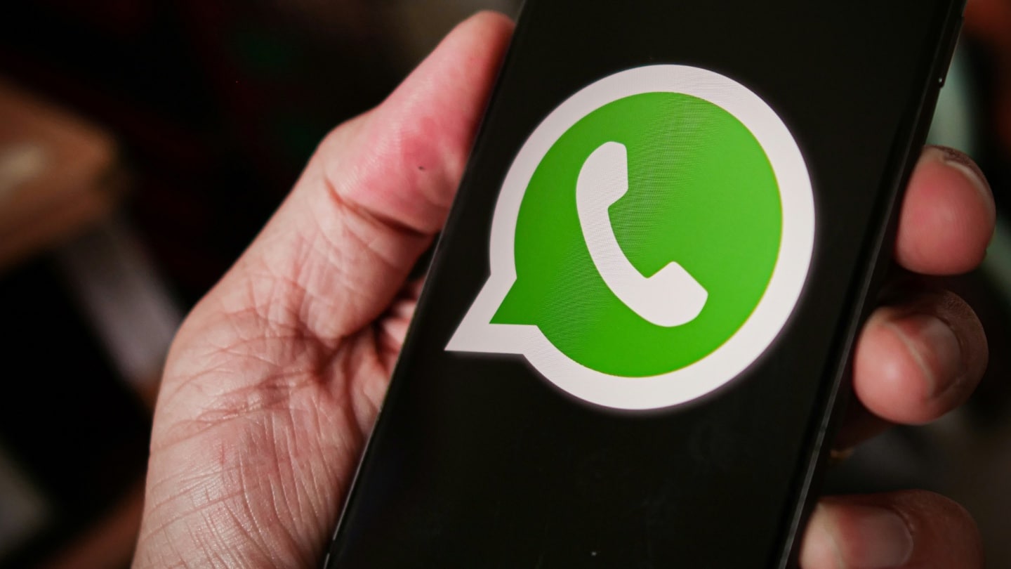 WhatsApp na telefonu | foto: Unsplash