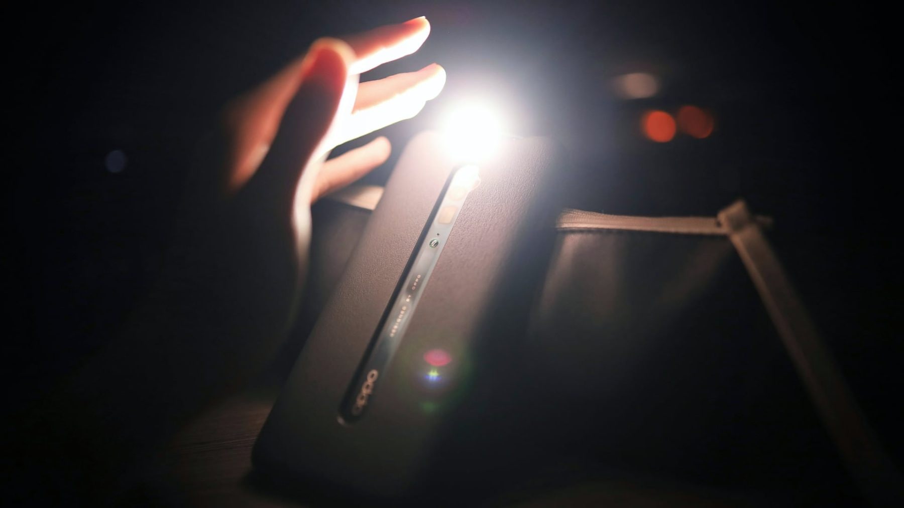 LED svítilna na telefonu | Zdroj: Unsplash