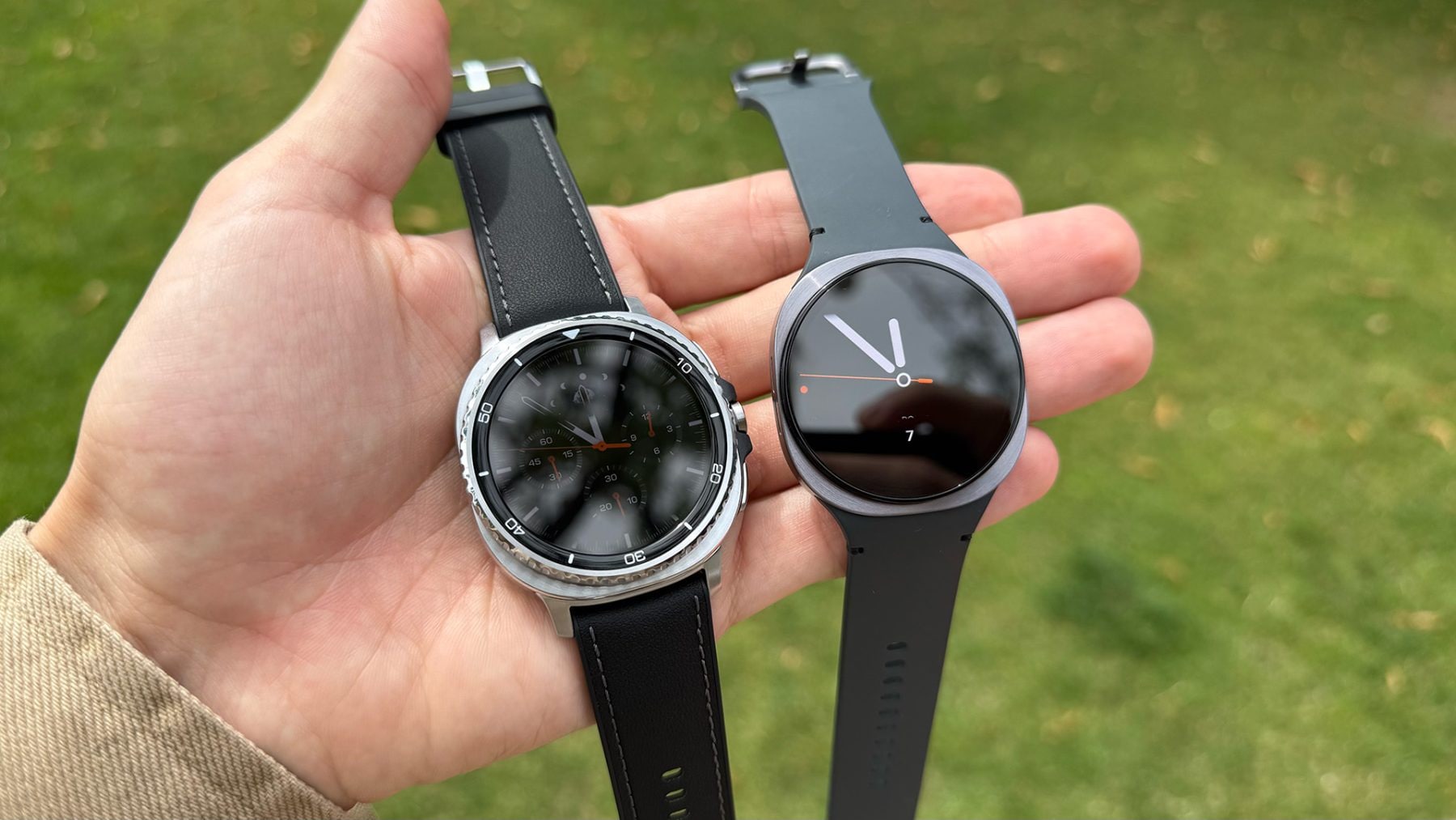 Samsung Galaxy Watch Ultra a Watch8 | Zdroj: Mobil Pohotovost