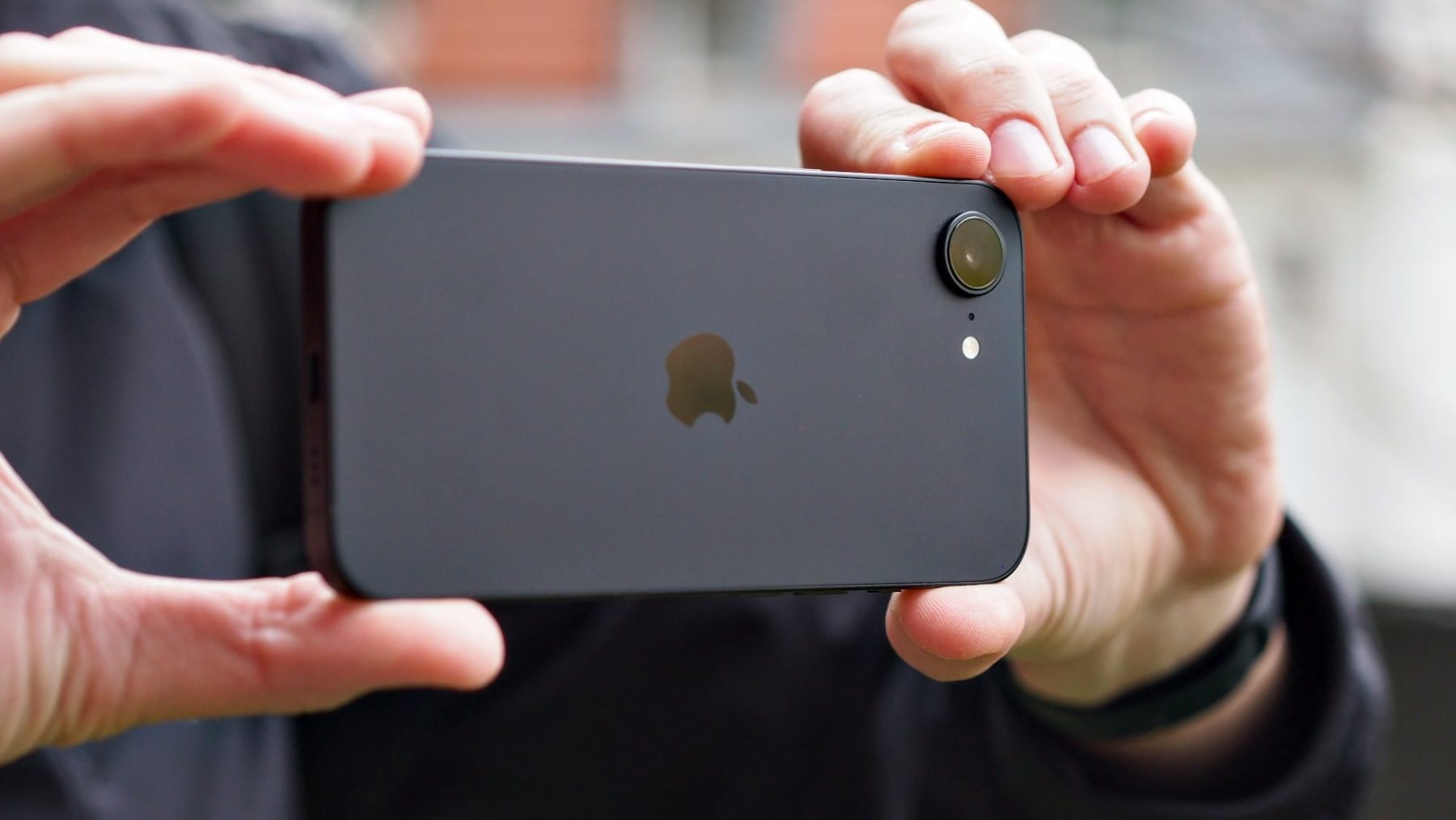 Focení s telefonem iPhone 17e | Zdroj: Luboš Srb