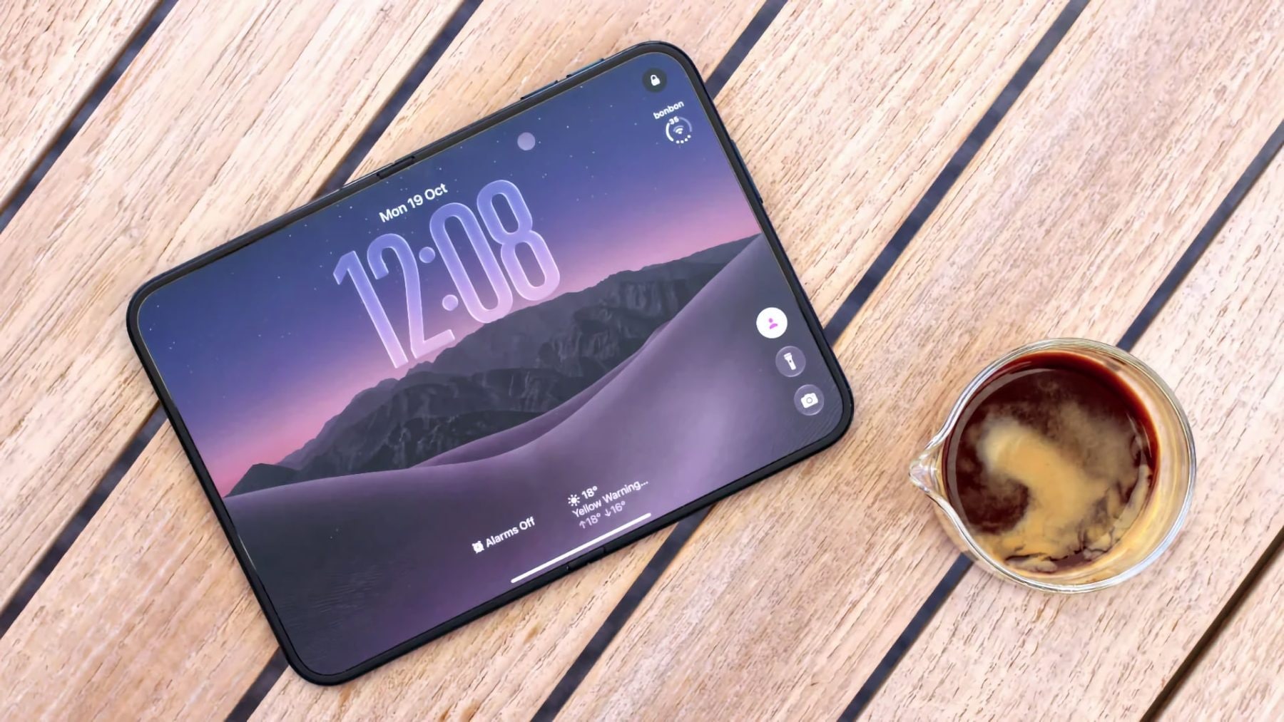 iPhone Duo naživo | Zdroj: Stan Schroeder/Mashable