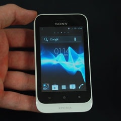 Recenze Sony Xperia Tipo: malý chytrák pro nenáročné